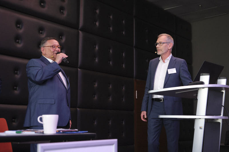 Dr. Everhard von Groote und J&uuml;rgen Scheidt. Verhandlungsf&uuml;hrung.