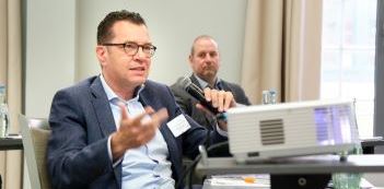 Tarek Salama. Leiter Contract & Claim Management bei der Siempelkamp Maschinen- und Anlagenbau GmbH . Urheber: Nicolas Det. Allen Nutzungsrechte rechtm&auml;&szlig;ig erworben durch die 1155PM consultants GmbH