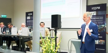 Vortrag "Schwert oder Gespr&auml;ch? Das richtige Streitbeilegungsverfahren w&auml;hlen. Vortrag Herr Dr. Ulrich Hagel (Alstom). Urheber des Fotos: Nicolas Det. Alle Nutzungsrechte bezahlt durch die 1155PM consultants GmbH