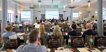 Einladung zur Fachtagung INDUSTRIEFOKUS 2024: Contract und Claim Management am 11. und 12.09.2024 in Berlin. Urheber des Bildes: Nicolas Det. Allen Nutzungsrechte bezahlt durch 1155PM consultants GmbH