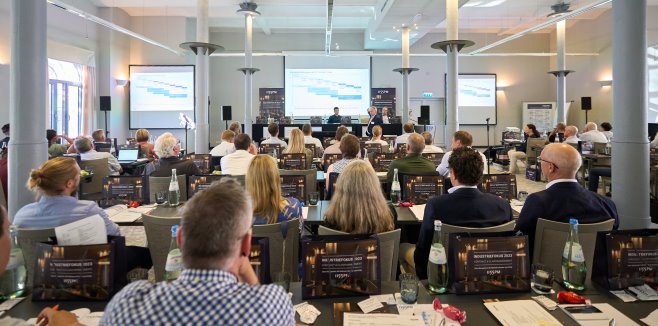 Fachtagung INDUSTRIEFOKUS 2024: Contract & Claim Management der 1155PM consultants GmbH. Den Spezialisten f&uuml;r kostenoptimierte industrielle Investitionsprojekte. Urheber: Nicolas Det. Alle Nutzungsrechte rechtm&auml;&szlig;ig erworben durch die 1155PM consultants GmbH