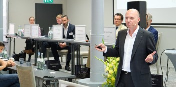 Vortrag "Dispute Management". Oliver Knura (1155PM consultants GmbH / Ponschab + Partner). Urheber des Fotos: Nicolas Det. Alle Nutzungsrechte bezahlt durch die 1155PM consultants GmbH Vortrag "Dispute Management". Oliver Knura (1155PM consultants GmbH / Ponschab + Partner). Urheber des Fotos: Nicolas Det. Alle Nutzungsrechte bezahlt durch die 1155PM consultants GmbH