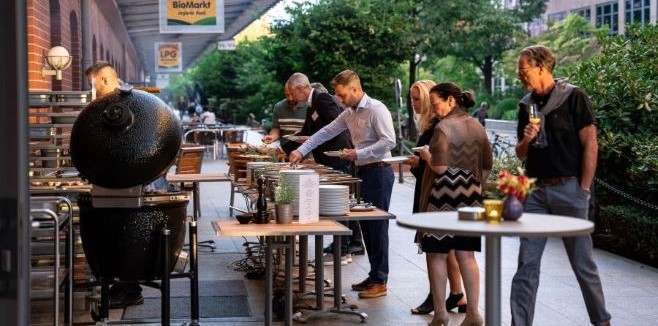 "Die Vertragsverhandlung/-anbahnung als Fundament zur Claim-Vermeidung!?“ Vortragsrefrent Herr Gerald Münz "Die Vertragsverhandlung/-anbahnung als Fundament zur Claim-Vermeidung!?“ Vortragsrefrent Herr Gerald Münz